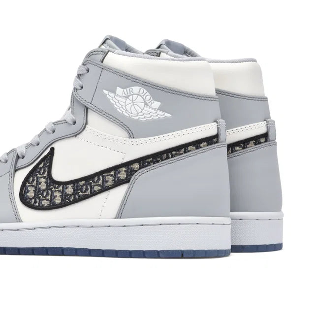 Air Jordan 1 Retro High Dior