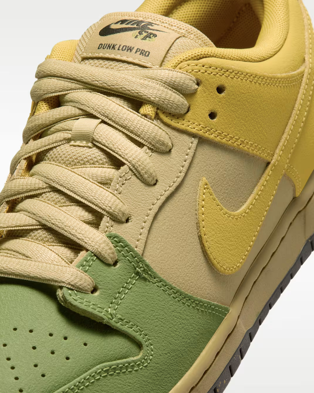 Nike SB Dunk Low Pro "Hatch Chili"