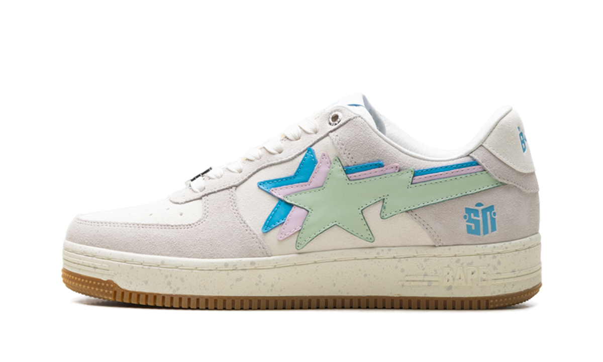 Overkicks - A Bathing Ape Bape Sta Sneaker News Day (1J23191906CWHT) - vista lateral