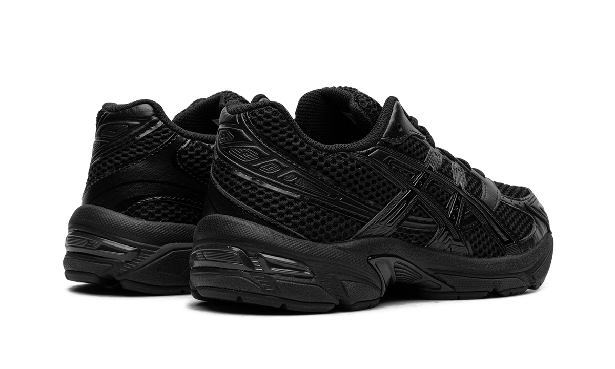 Overkicks - ASICS Gel-1130 Black Graphite Grey (1201A256-002) - par completo