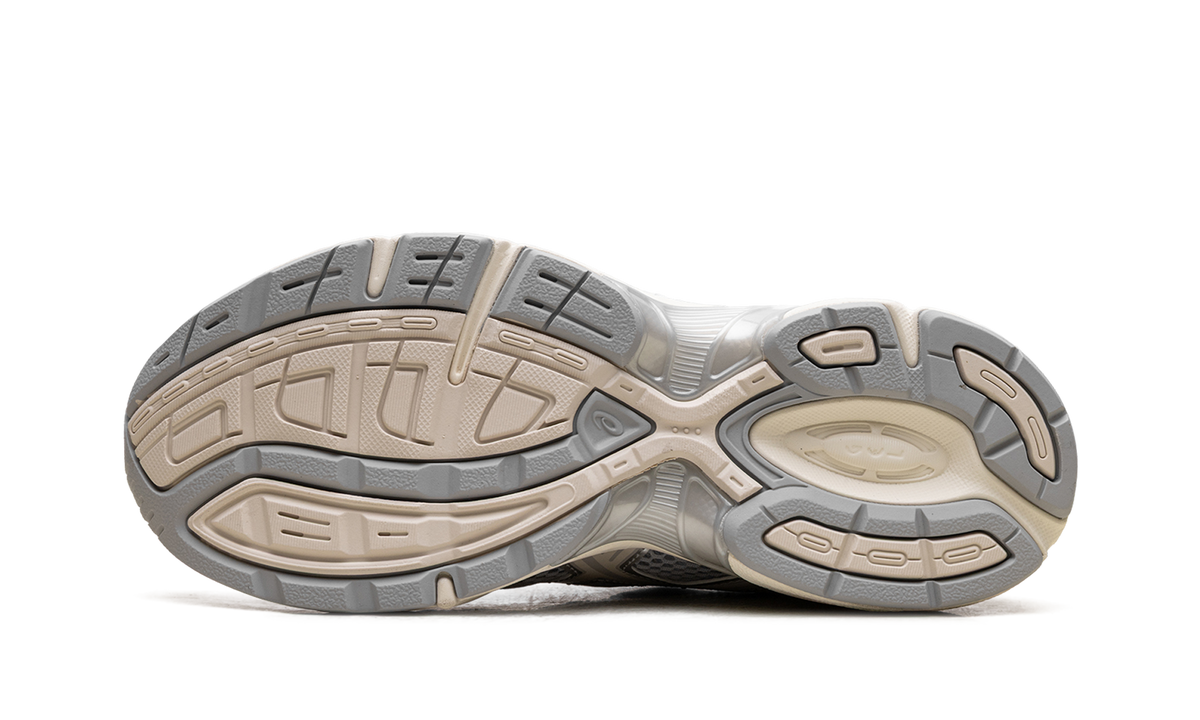 Overkicks - ASICS Gel-1130 Cloud Grey Oatmeal (Womens) (1202A164-023) - vista superior
