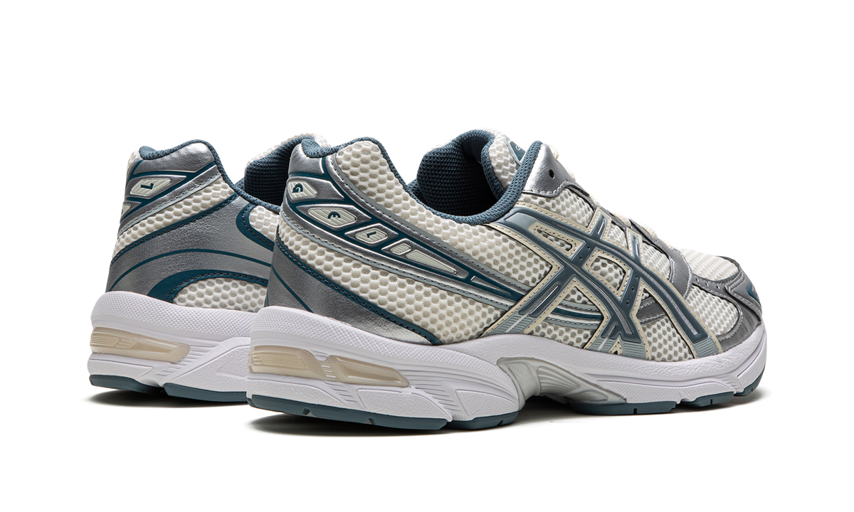 Overkicks - ASICS Gel-1130 Cream Ironclad (1201A256-115) - par completo