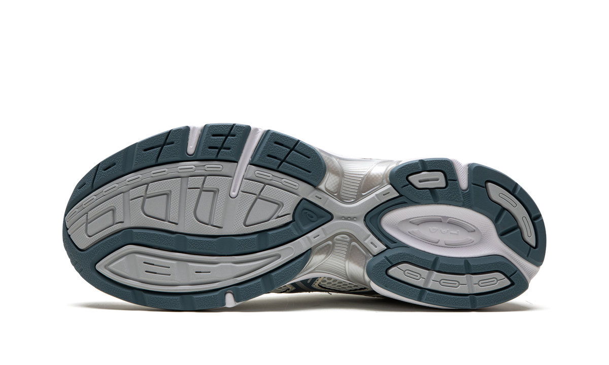 Overkicks - ASICS Gel-1130 Cream Ironclad (1201A256-115) - vista superior