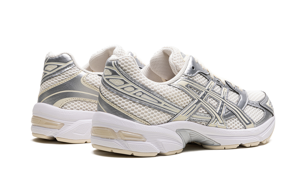 Overkicks - ASICS Gel-1130 Cream Pure Silver (Womens) (1202A164-107) - par completo