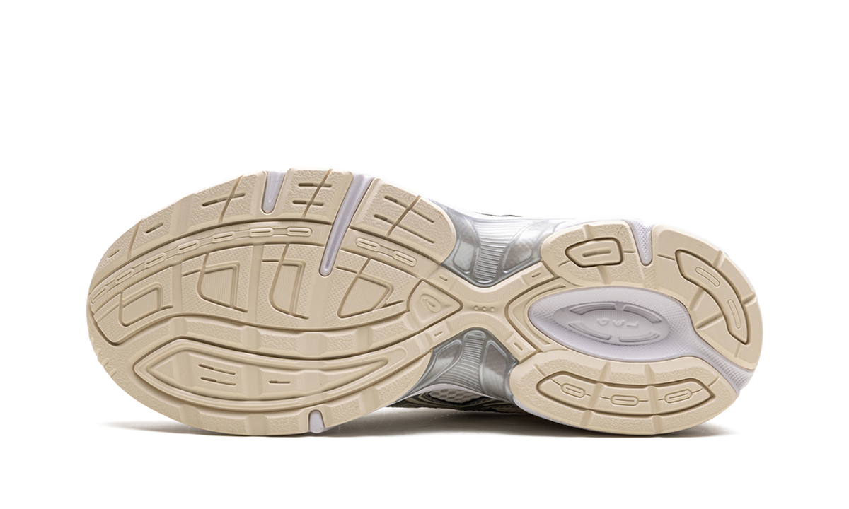 Overkicks - ASICS Gel-1130 Cream Pure Silver (Womens) (1202A164-107) - vista superior
