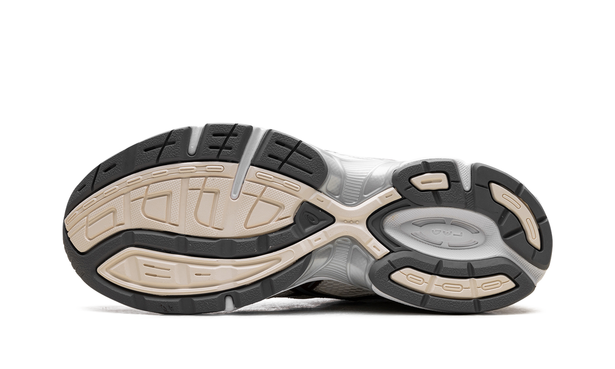 Overkicks - ASICS Gel-1130 Cream Reddish Brown (Womens) (1202A164-119) - vista superior