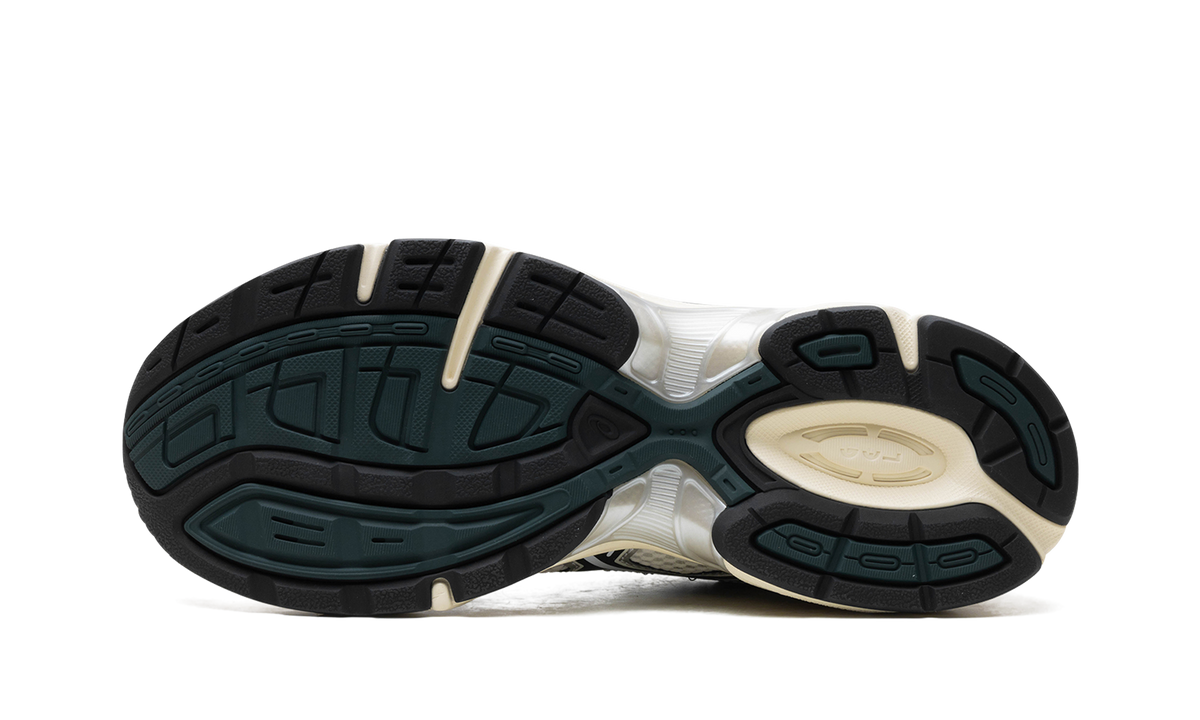 Overkicks - ASICS Gel-1130 Kith Cream Scarab (2024) (1203A565-100) - vista superior