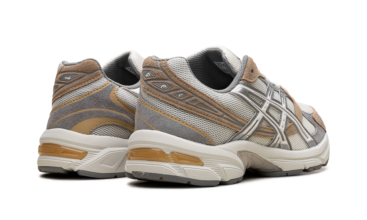 Overkicks - ASICS Gel-1130 Pale Oak Clay Grey (1203A610-200) - par completo