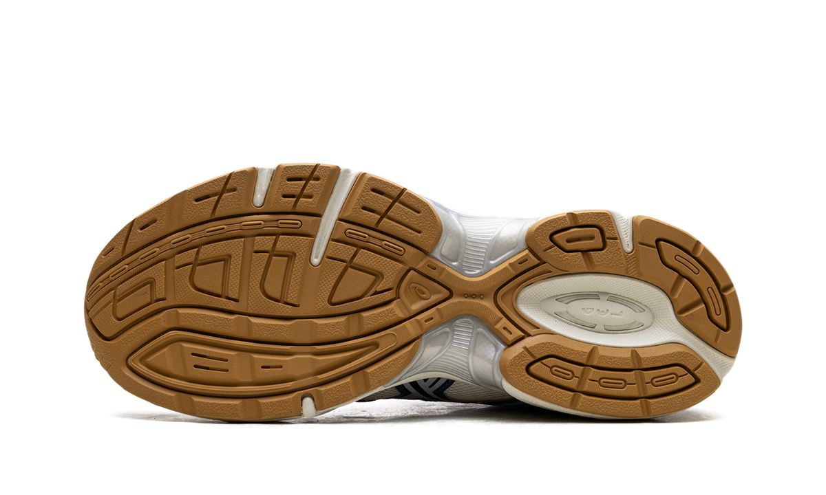 Overkicks - ASICS Gel-1130 Pale Oak Grand Shark (1201A255-201) - vista superior