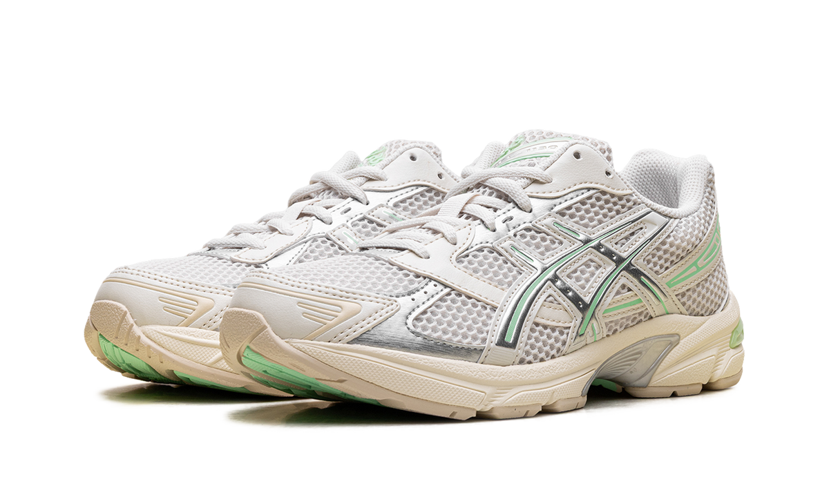 Overkicks - ASICS Gel-1130 Pale Oak Menthol (Womens) (1202A164-200) - vista trasera