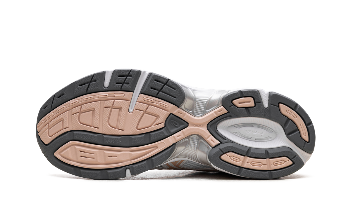 Overkicks - ASICS Gel-1130 White Bisque (Womens) (1202A164-123) - vista superior