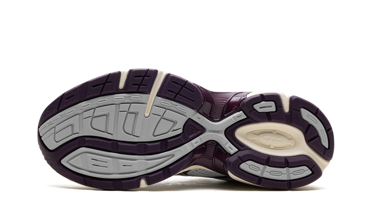 Overkicks - ASICS Gel-1130 White Deep Plum (Womens) (1202A518-101) - vista superior