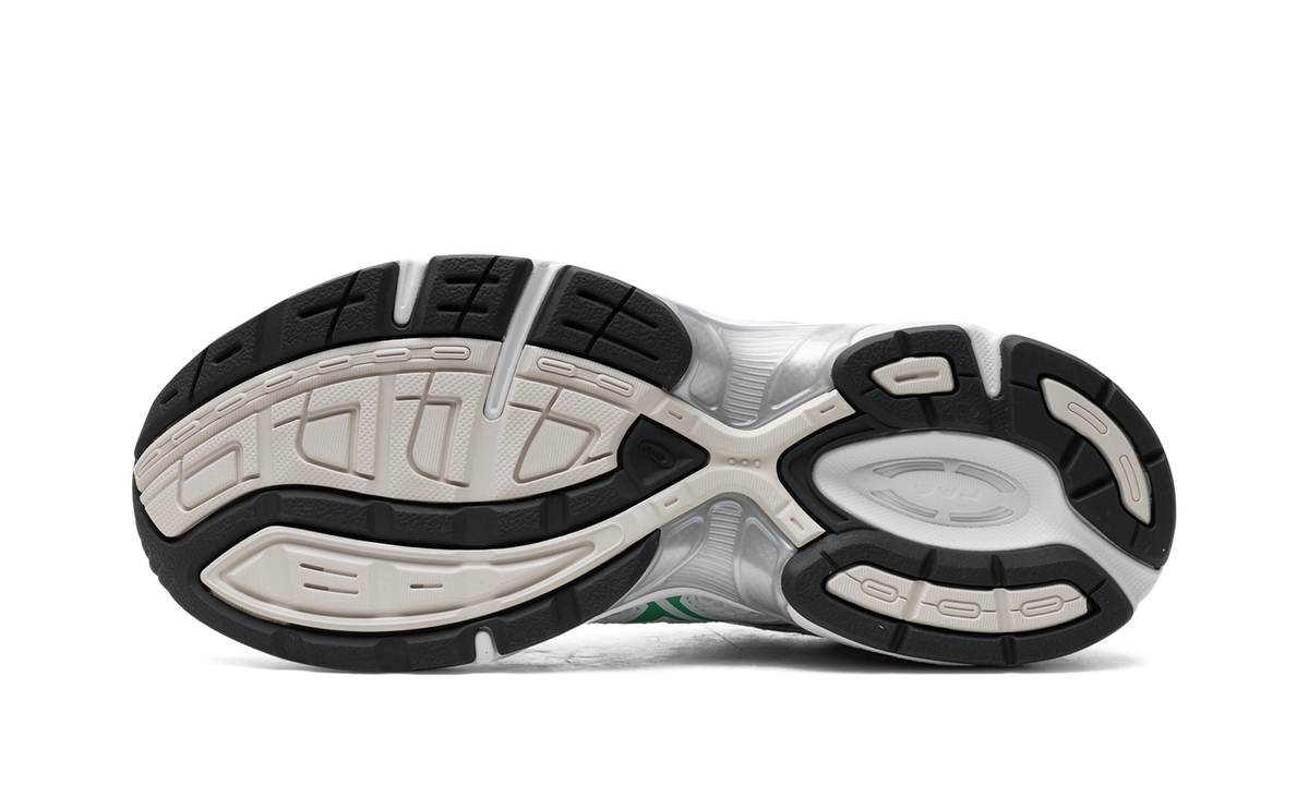 Overkicks - ASICS Gel-1130 White Malachite Green (Womens) (1202A501-100) - vista superior