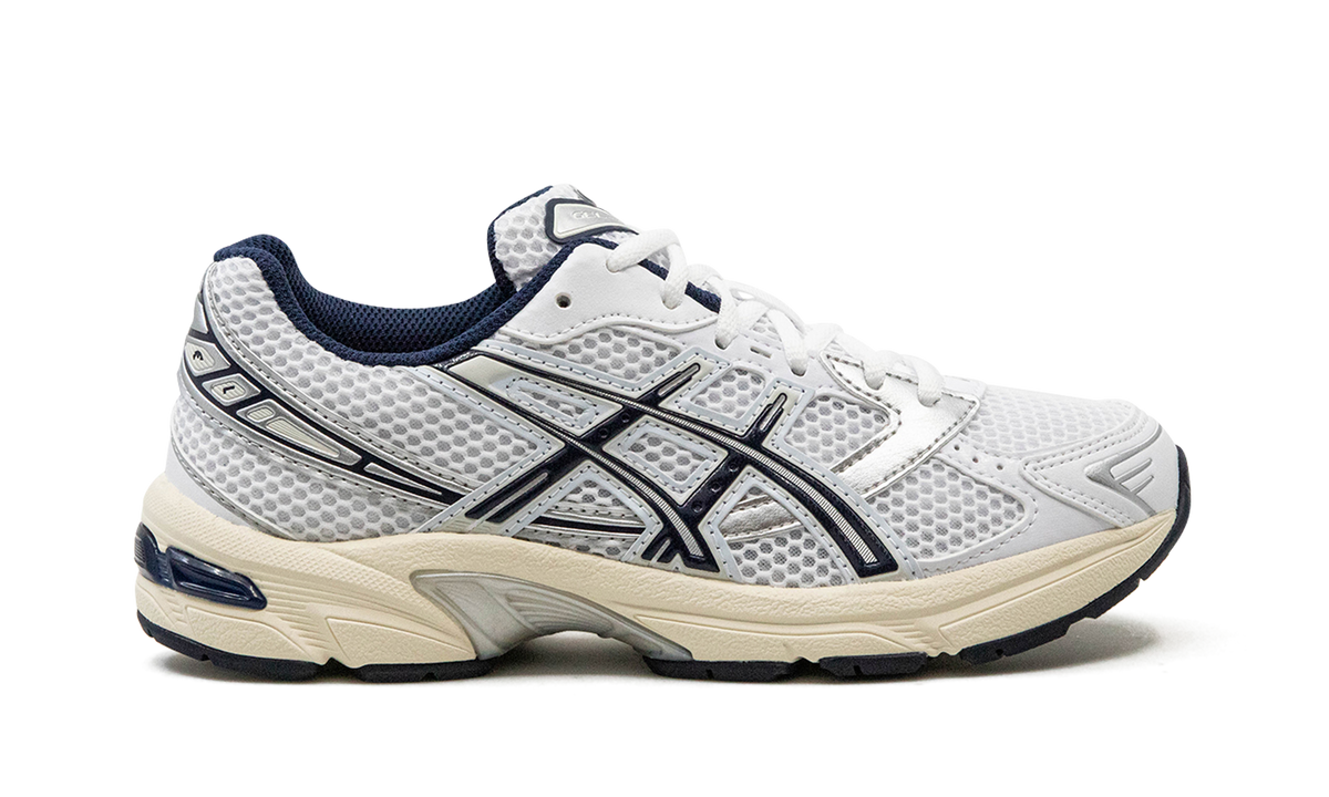 Overkicks - ASICS Gel-1130 White Midnight (Womens) (1202A164-110) - detalle talon