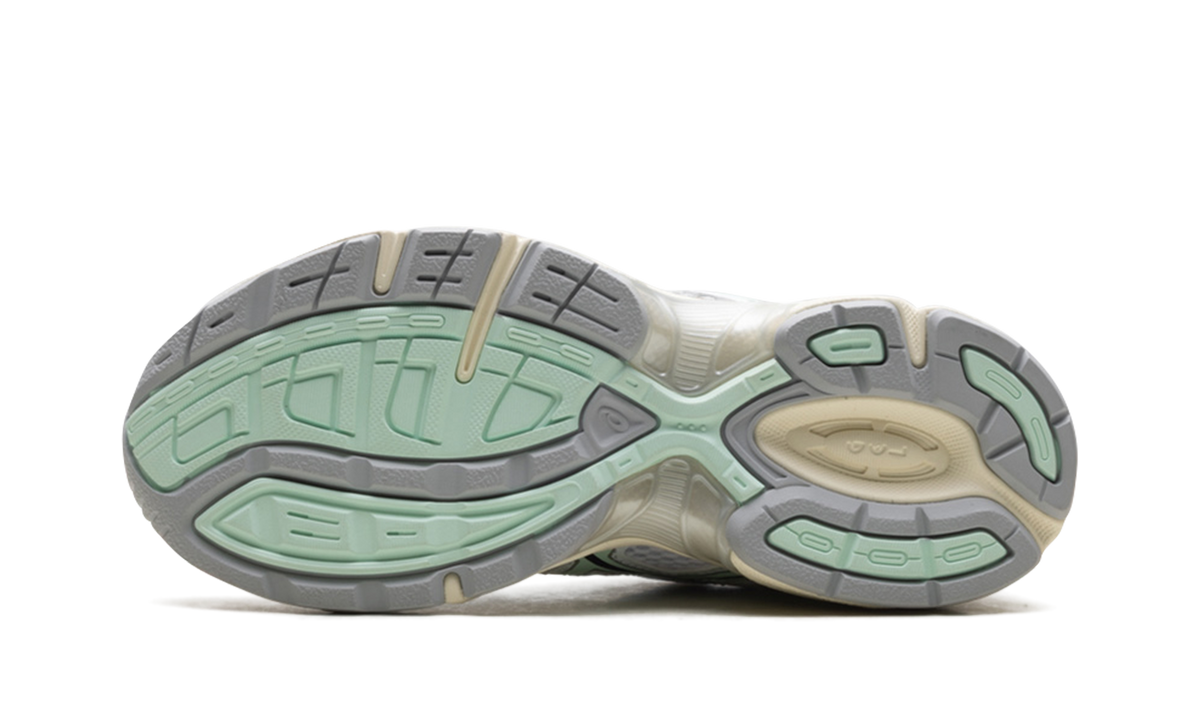 Overkicks - ASICS Gel-1130 White Mint Tint (Womens) (1202A164-120) - vista superior