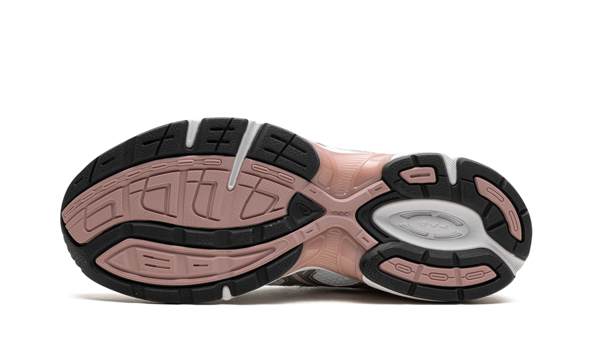 Overkicks - ASICS Gel-1130 White Neutral Pink (Womens) (1202A164-117) - vista superior