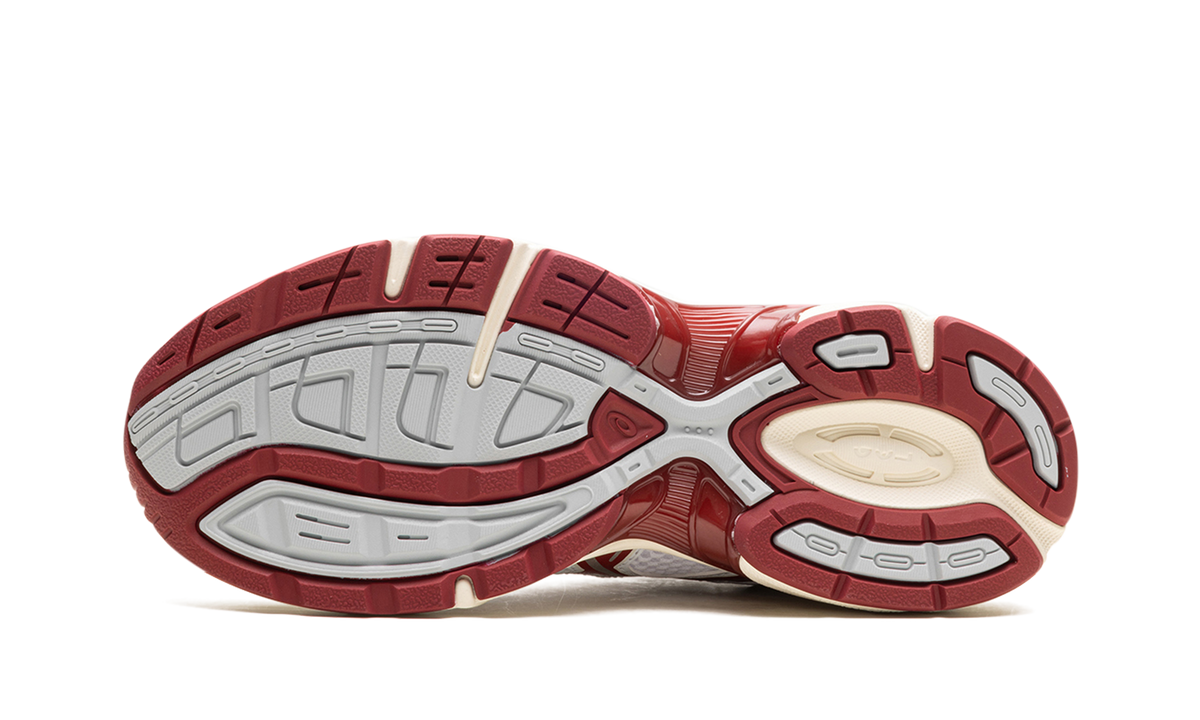 Overkicks - ASICS Gel-1130 White Red Dahlia (Womens) (1202A518-100) - vista superior