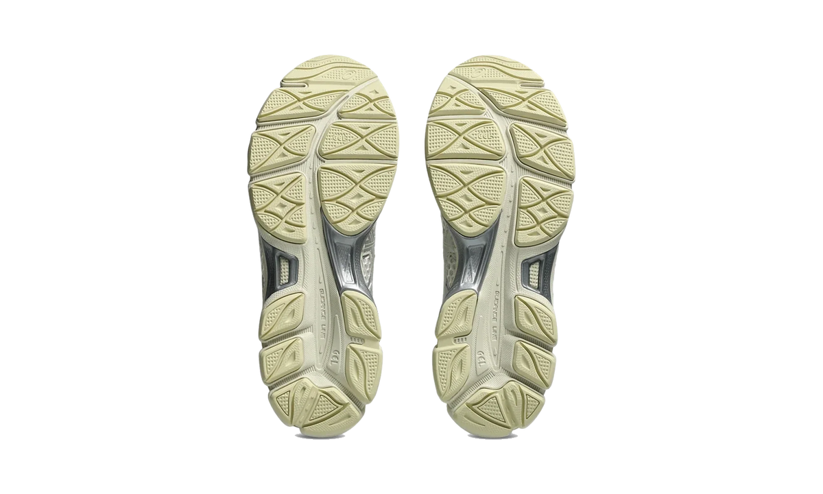 Overkicks - ASICS Gel-Cumulus 16 Cream Pure Silver (1203A733-107) - vista superior