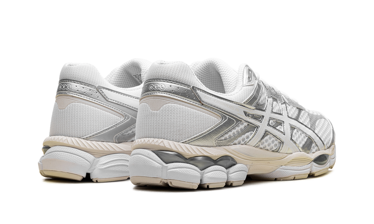 Overkicks - ASICS Gel-Cumulus 16 White (1203A733-102) - par completo