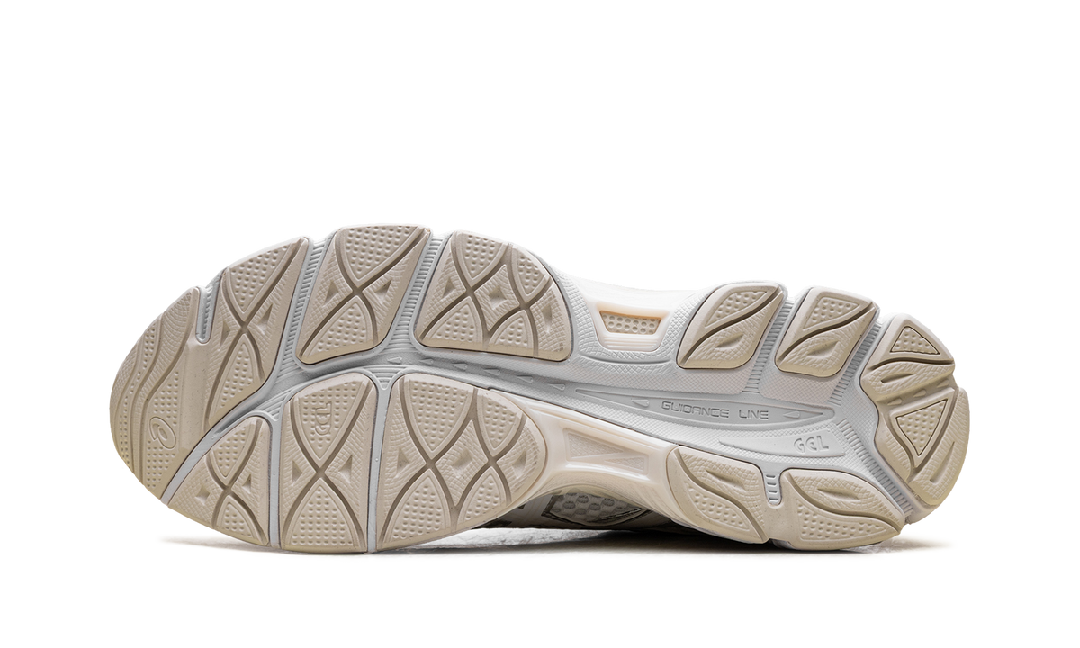 Overkicks - ASICS Gel-Cumulus 16 White (1203A733-102) - vista superior