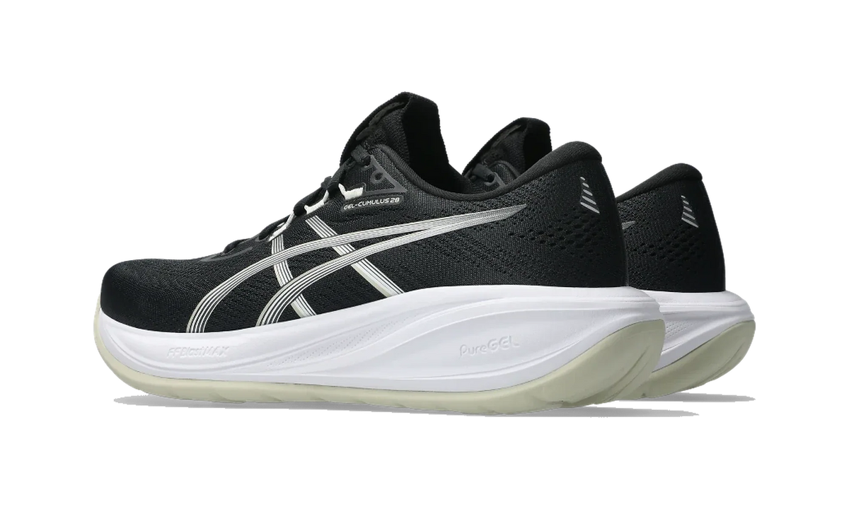 Overkicks - ASICS Gel-Cumulus 28 Black White (Womens) (1012B916-002) - par completo
