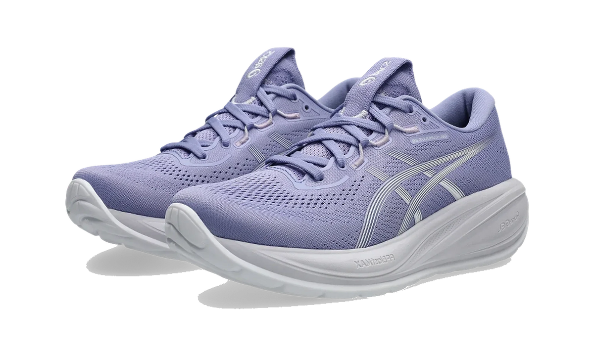 Overkicks - ASICS Gel-Cumulus 28 Bluebell White (Womens) (1012B916-500) - vista trasera