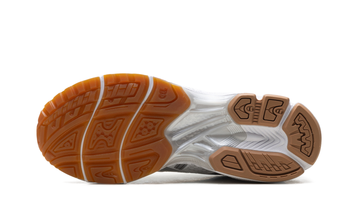 Overkicks - ASICS Gel-Kayano 14 A.P.C. White Pure Silver (1203A727-100) - vista superior