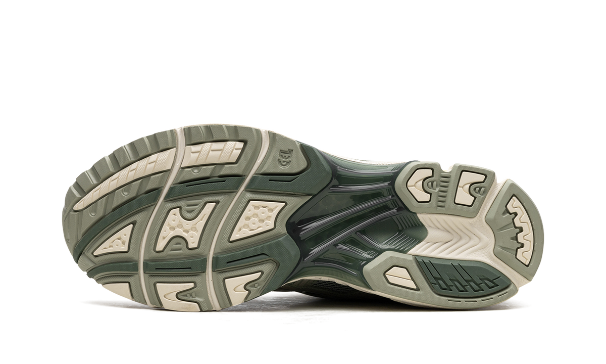 Overkicks - ASICS Gel-Kayano 14 Olive Grey Pure Silver (1201A161-301) - vista superior