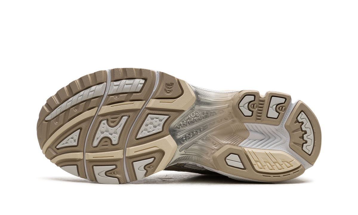 Overkicks - ASICS Gel-Kayano 14 White Simply Taupe (Womens) (1202A056-110) - vista superior