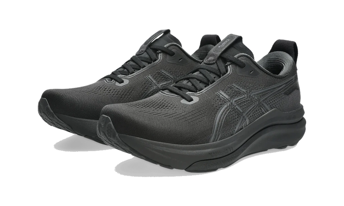 Overkicks - ASICS Gel-Kayano 33 Triple Black (1011C167-001) - vista trasera