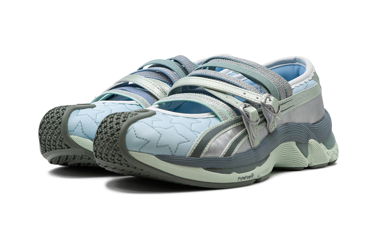 Overkicks - ASICS Gel-Lokros Heaven by Marc Jacobs Kiko Kostadinov Faded Denim (Womens) (1202A489-400) - vista trasera