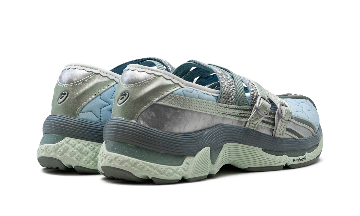Overkicks - ASICS Gel-Lokros Heaven by Marc Jacobs Kiko Kostadinov Faded Denim (Womens) (1202A489-400) - par completo