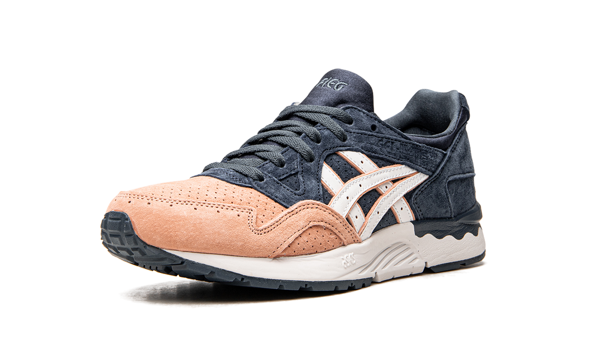 Overkicks - ASICS Gel-Lyte V Kith Salmon Toe (1201A542-700) - detalle suela