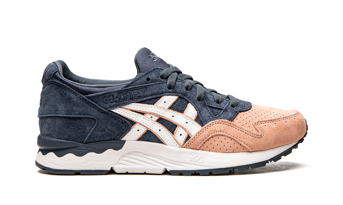 Overkicks - ASICS Gel-Lyte V Kith Salmon Toe (1201A542-700) - detalle talon