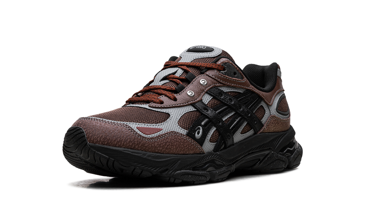 Overkicks - ASICS Gel-NYC 2.0 SSHS HAL STUDIOS Architecture of Everyday Life Mahogany (1203A896-200) - detalle suela