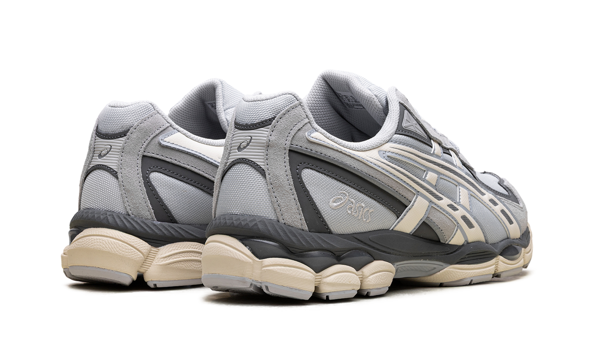 Overkicks - ASICS Gel-NYC 2055 Glacier Grey Cream (1203A755-020) - par completo