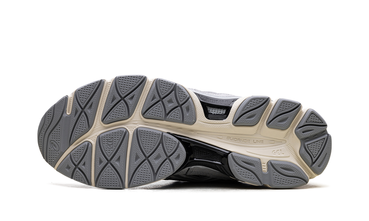 Overkicks - ASICS Gel-NYC Black Piedmont Grey (1203A383-004) - vista superior