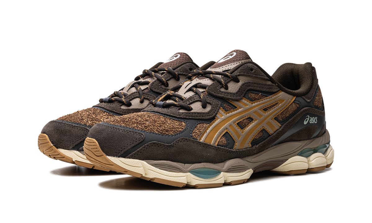 Overkicks - ASICS Gel-NYC Brown Storm Tan Presidio (1203A477-200) - vista trasera