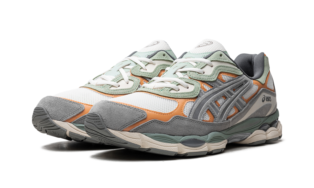 Overkicks - ASICS Gel-NYC Cream Clay Grey (1203A383-102) - vista trasera