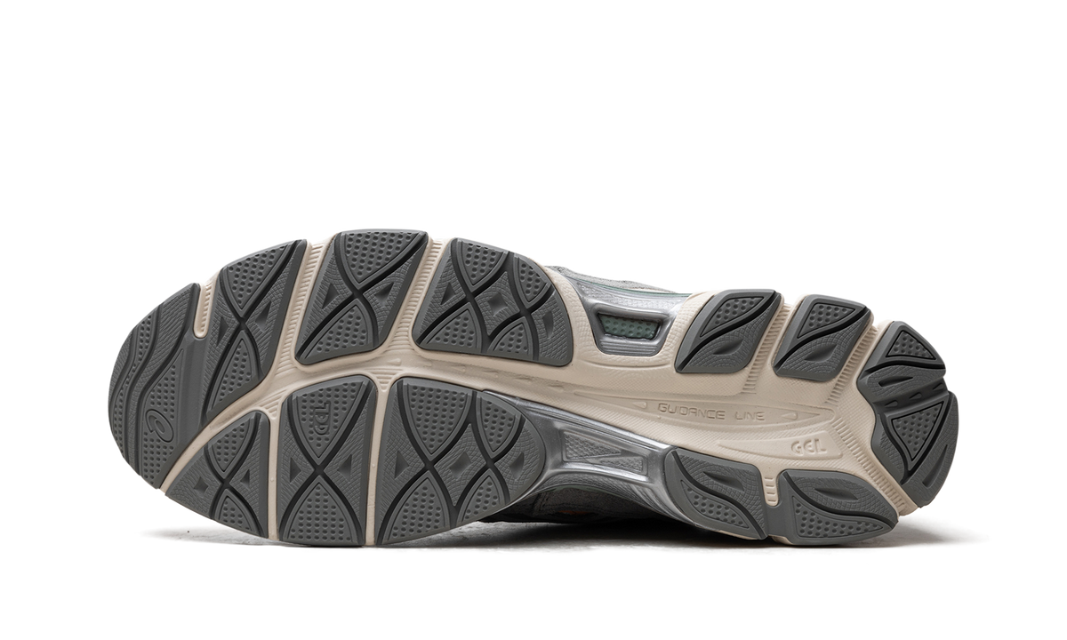 Overkicks - ASICS Gel-NYC Cream Clay Grey (1203A383-102) - vista superior