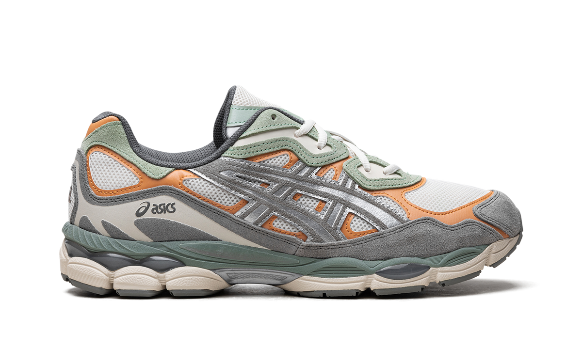 Overkicks - ASICS Gel-NYC Cream Clay Grey (1203A383-102) - detalle talon