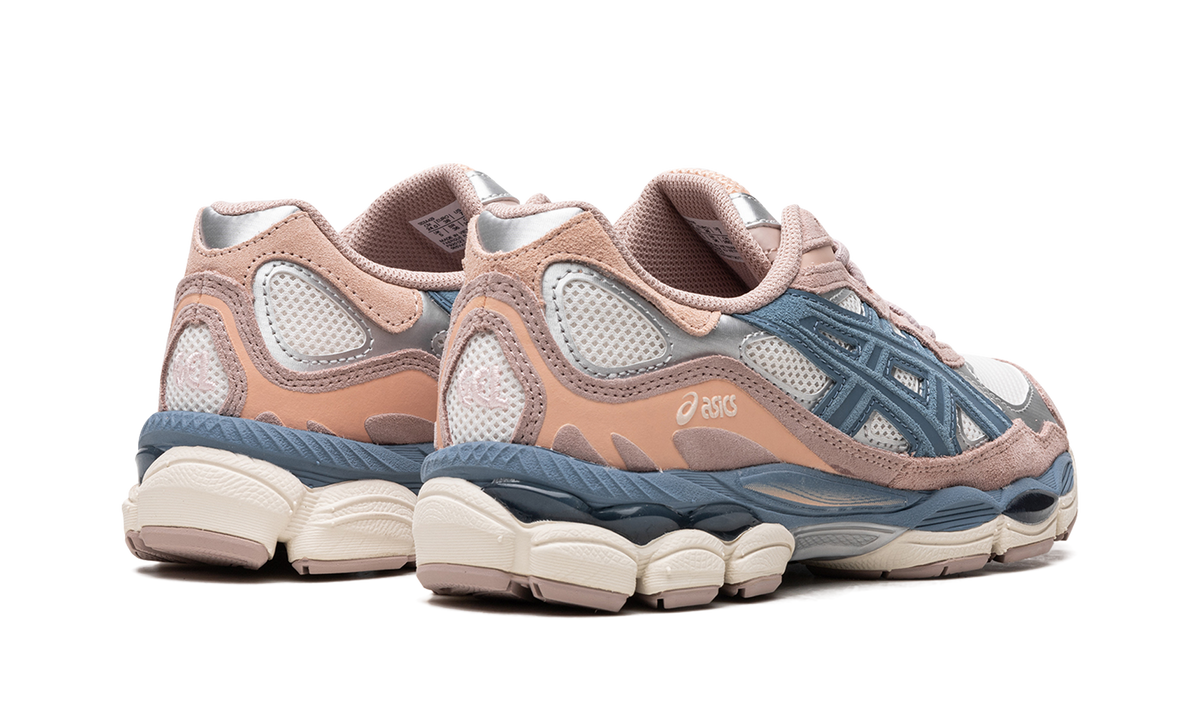 Overkicks - ASICS Gel-NYC Cream Grey Floss Salmon (Womens) (1202A429-104) - par completo