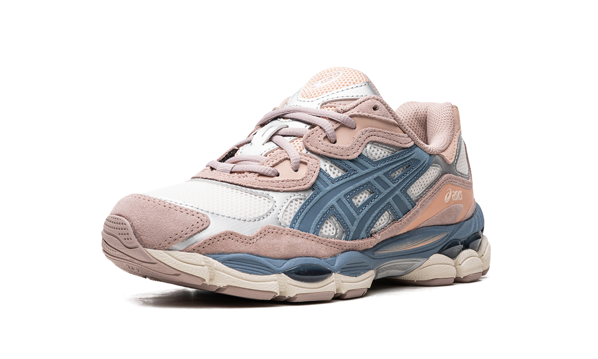 Overkicks - ASICS Gel-NYC Cream Grey Floss Salmon (Womens) (1202A429-104) - detalle suela