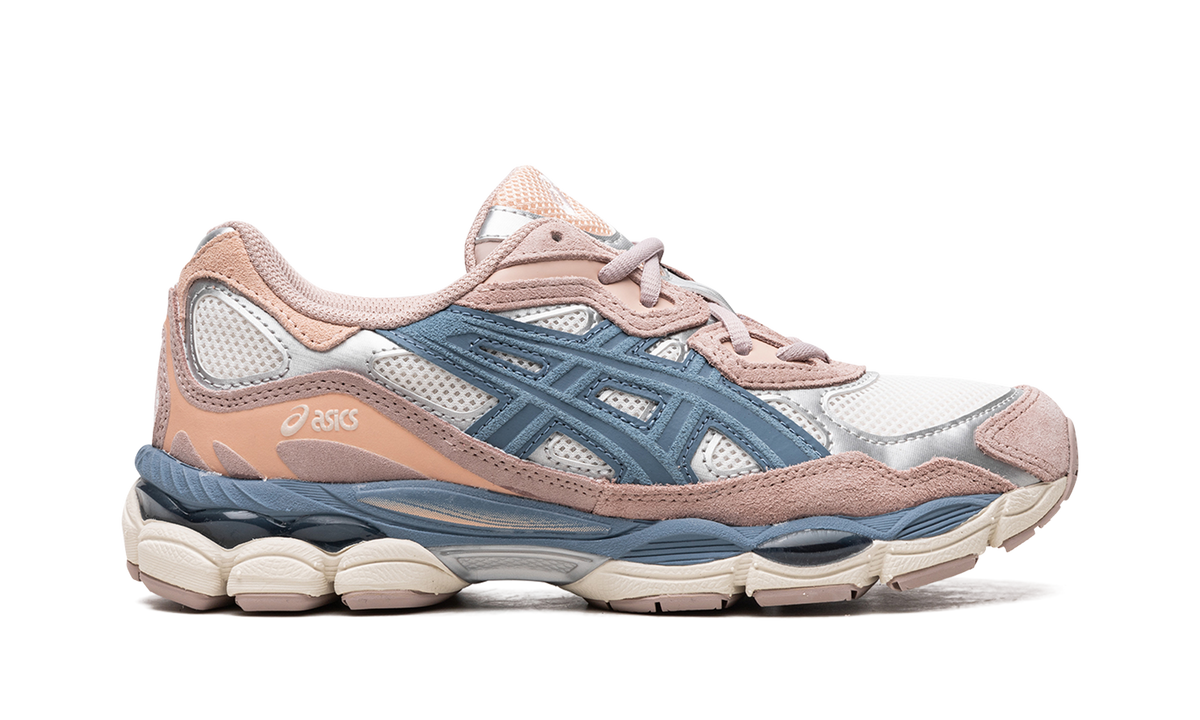 Overkicks - ASICS Gel-NYC Cream Grey Floss Salmon (Womens) (1202A429-104) - detalle talon