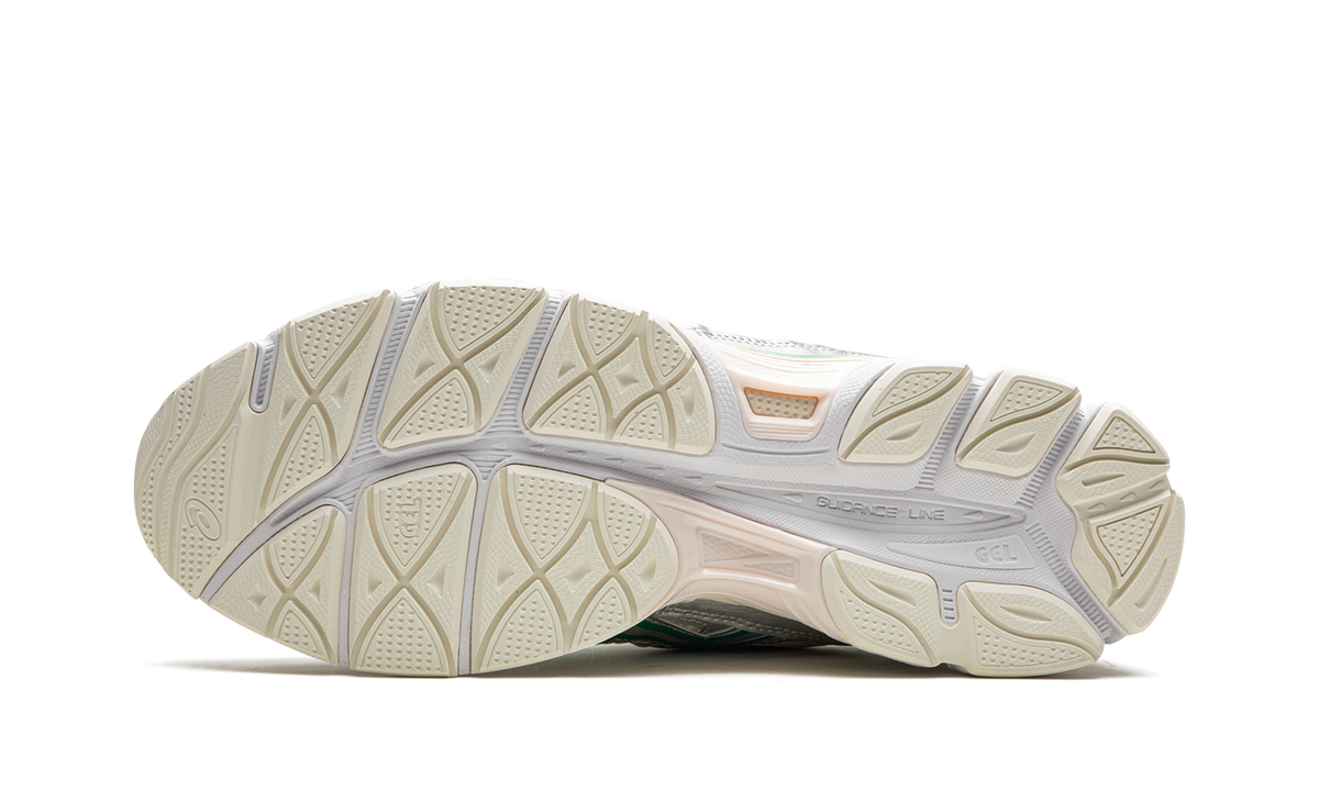 Overkicks - ASICS Gel-NYC Cream Kale (1201A971-200) - vista superior