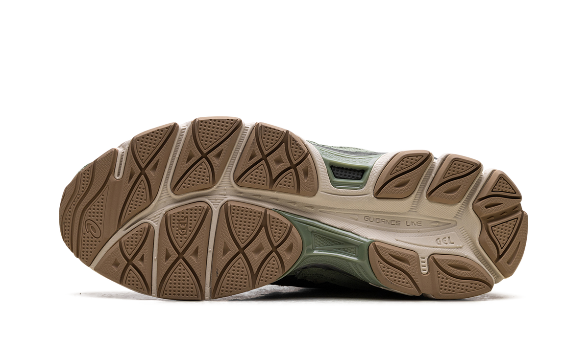 Overkicks - ASICS Gel-NYC Feather Grey Truffle (1203A477-020) - vista superior