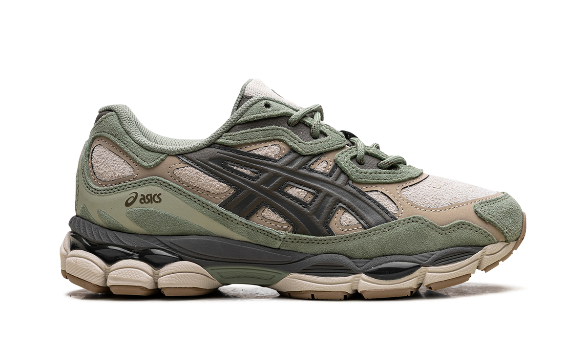 Overkicks - ASICS Gel-NYC Feather Grey Truffle (1203A477-020) - detalle talon