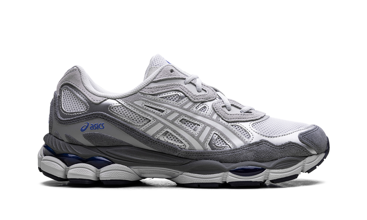 Overkicks - ASICS Gel-NYC Glacier Grey Gravel (1203A383-025) - detalle talon