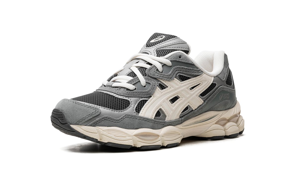 Overkicks - ASICS Gel-NYC Graphite Grey Smoke Grey (1203A383-002) - detalle suela