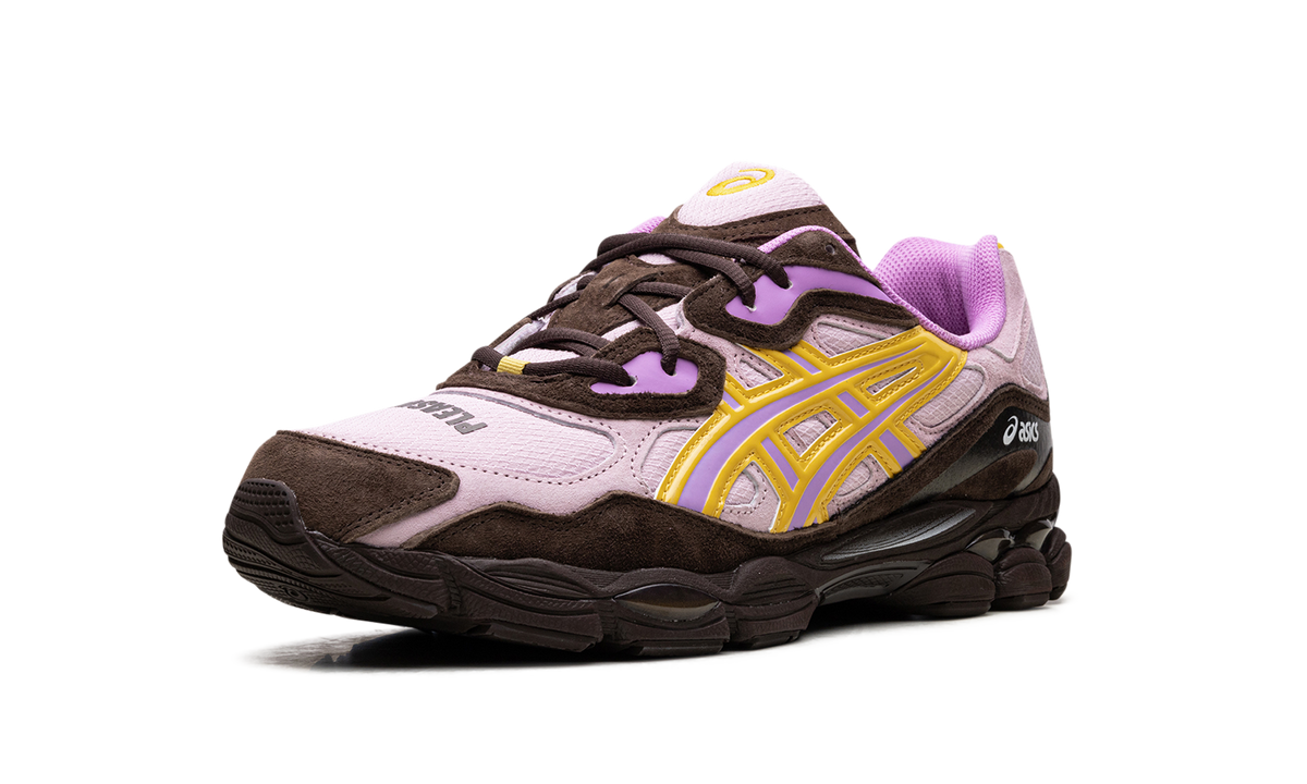 Overkicks - ASICS Gel-NYC Pleasures (1203A622-700) - detalle suela